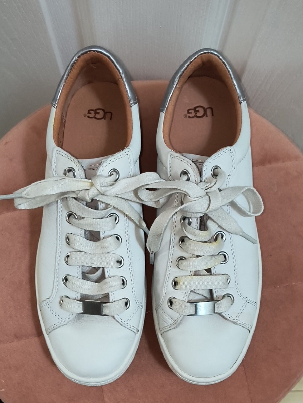 UGG Milo White Leather Sneakers Size 9 - Picture 3 of 9